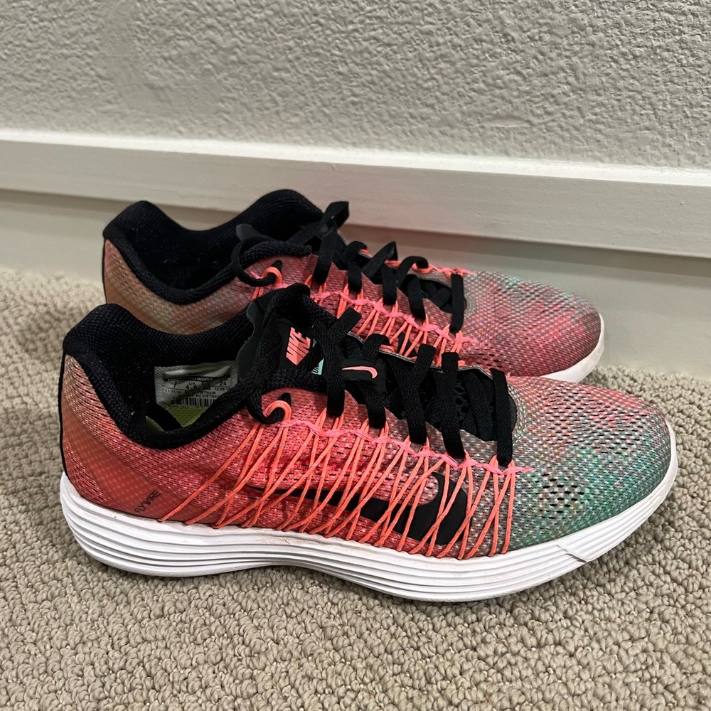 Nike women’s LUNARACER 3 size 7